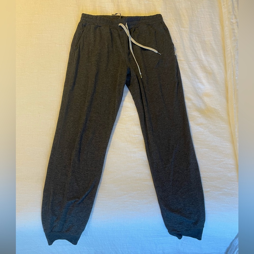 Vuori Charcoal Heather Performance Jogger Medium